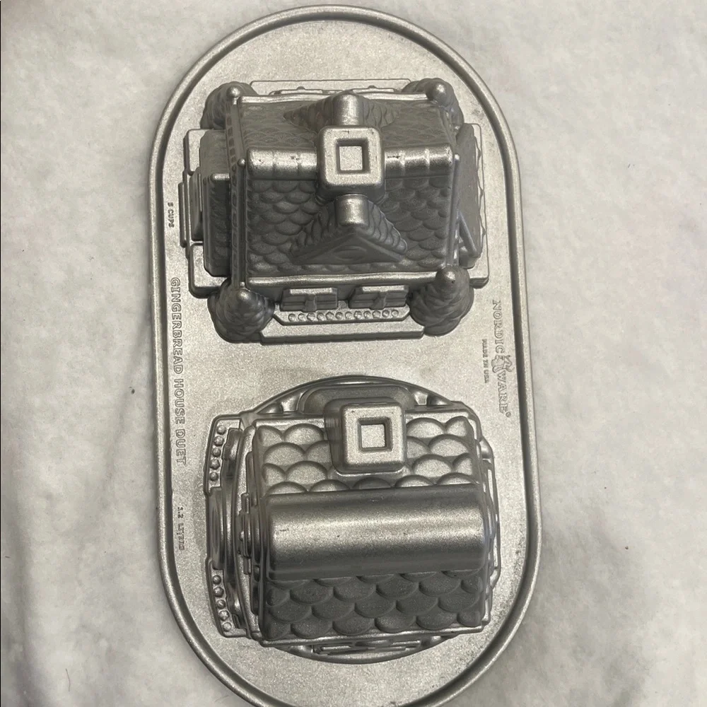 Nordic Ware Silver Gingerbread House Duet Cake Pan new